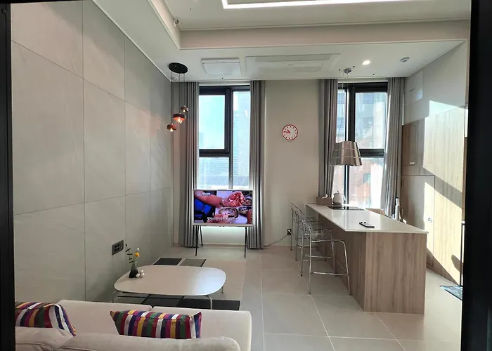 3 명동 종로 남산루프탑 신축아파트 무료짐보관 Apartment *
